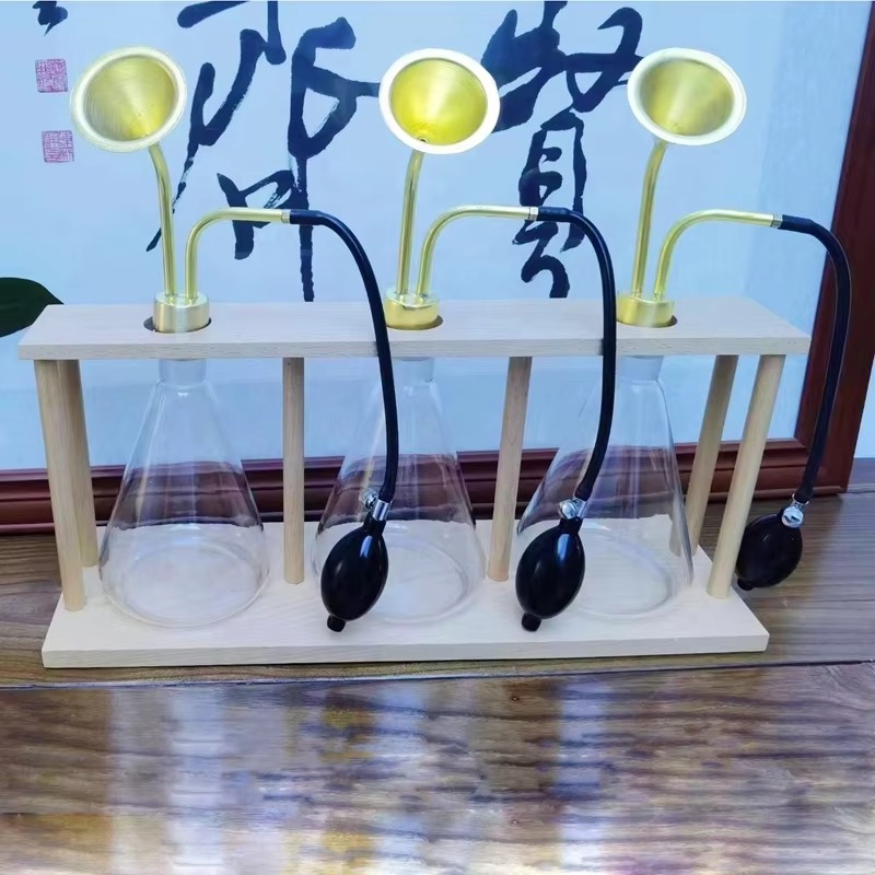 Perfume Fragrance Base - 創造的な香りの瓶と木製ラック付きSPA用真鍮製アロマディフューザー、木製ベース付きコーヒー香水用ディフューザー